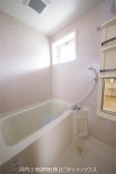 バス・シャワールーム　浴室（類似室内）