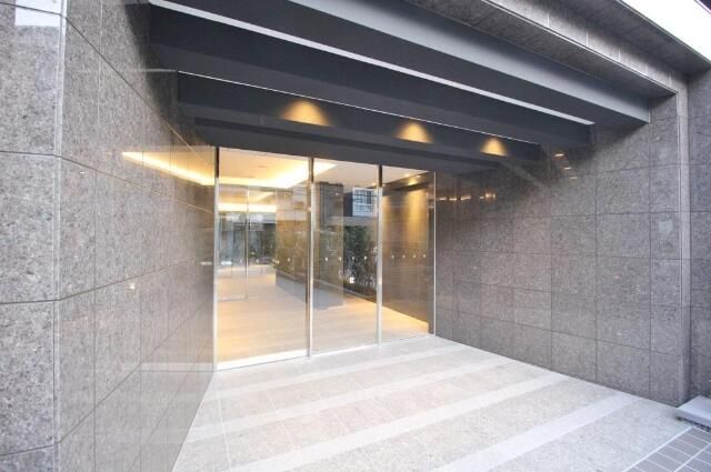 エントランス　清潔なエントランスです