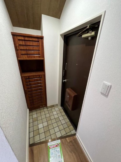 玄関　収納豊富なシューズボックスです♪