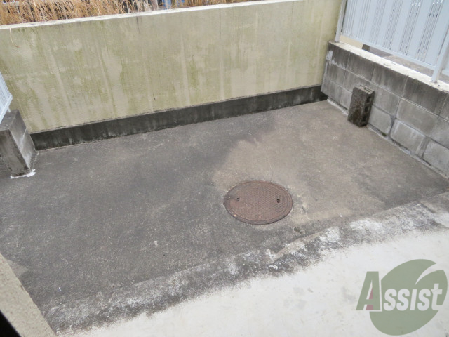 バルコニー　洗濯物を干すスペースが確保されていました。