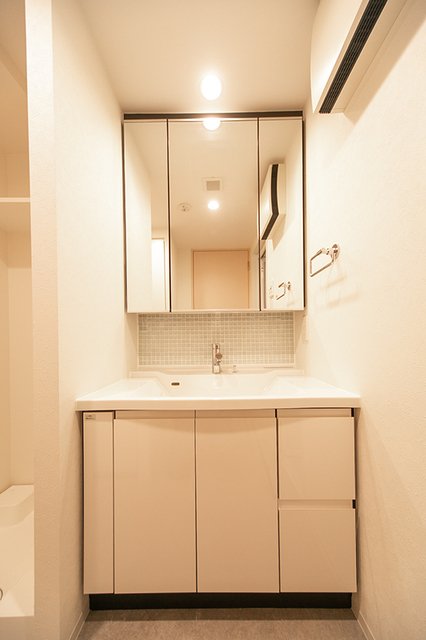 洗面設備　※写真は同タイプ住戸です。