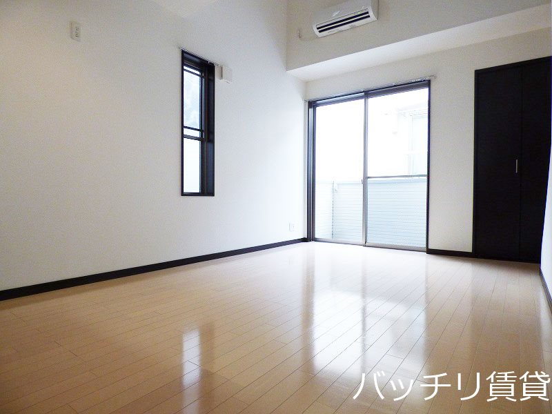 バルコニー　同型タイプのお写真です。現状優先です。