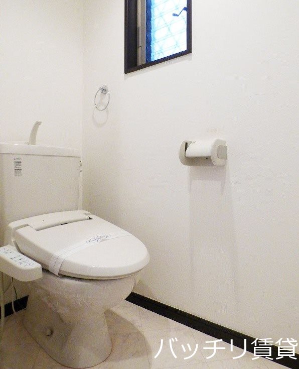 トイレ　同型タイプのお写真です。現状優先です。
