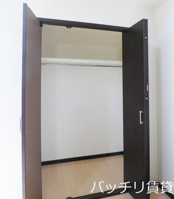 収納　同型タイプのお写真です。現状優先です。