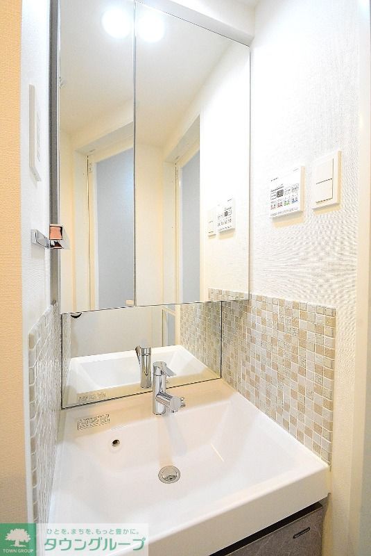 洗面設備　カラータイプ異なります