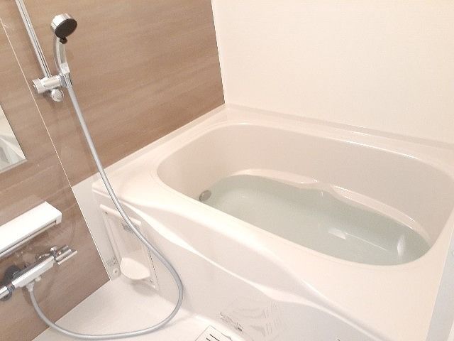 バス・シャワールーム　ゆったり過ごせるお風呂です