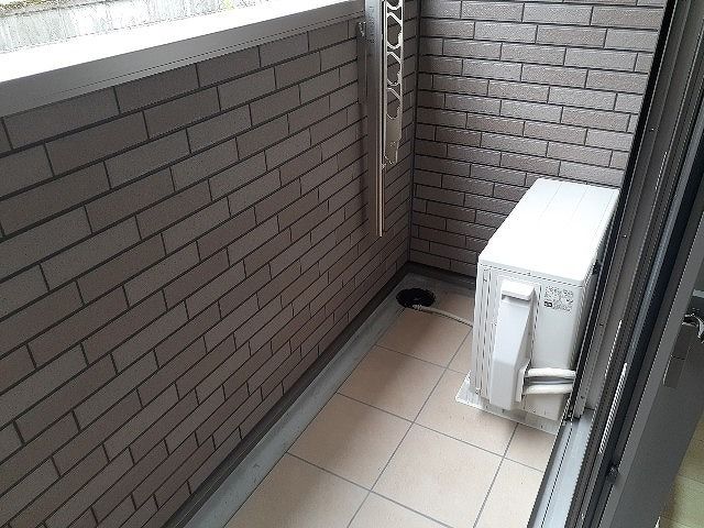 バルコニー　お洗濯にも便利なバルコニー付き