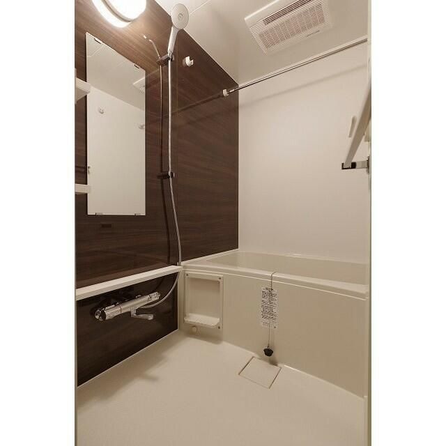 バス・シャワールーム　お風呂です