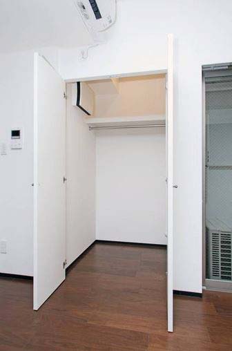 収納　★ハンガーラック付き、上部収納も有り★