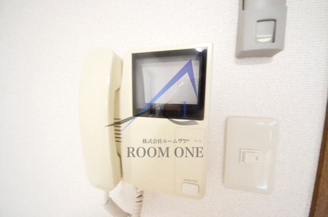 セキュリティ　モニター付きインターホンです。