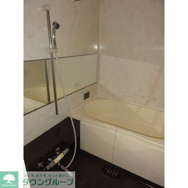 バス・シャワールーム　別部屋の写真です。