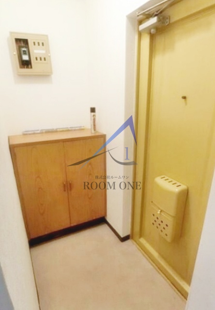 玄関　玄関です。