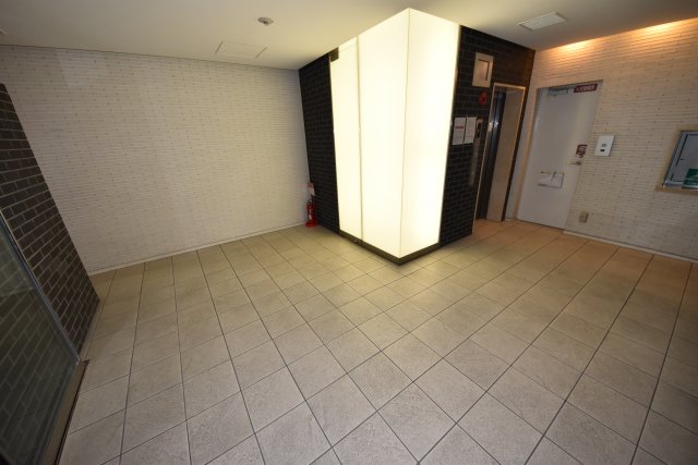 エントランス　建物の内部です
