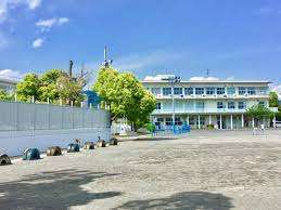 小学校　静岡市立清水袖師小学校（小学校）まで390m