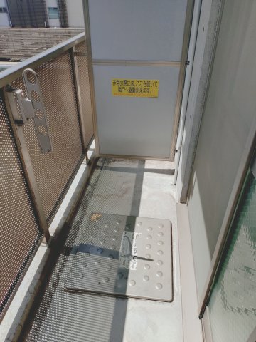 バルコニー　お洋服もしっかりかわきます