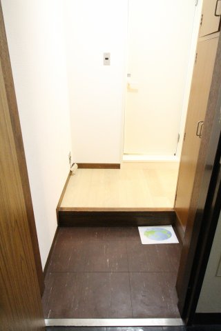 玄関　安藤ビル　602　豊島区駒込1