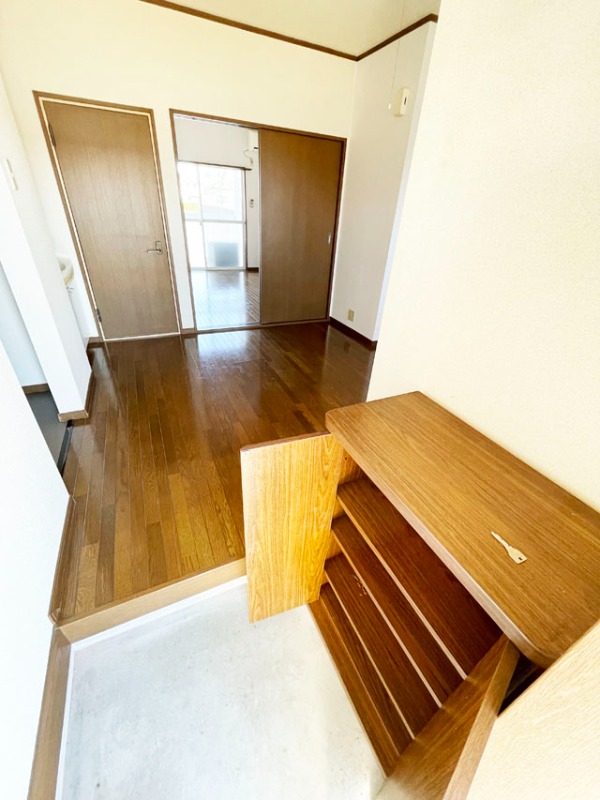 玄関　下駄箱付き！