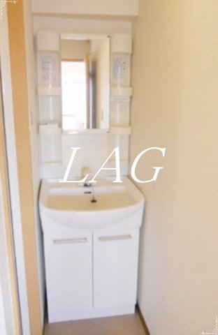 洗面設備　独立洗面台です。