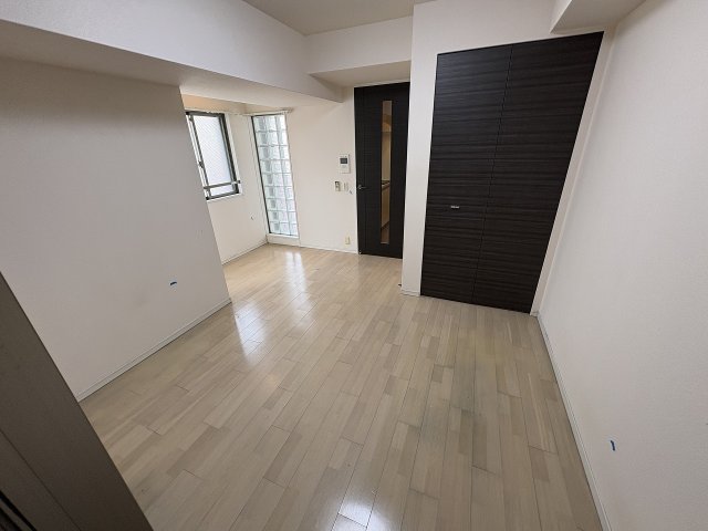 その他部屋・スペース　開放的な寝室です