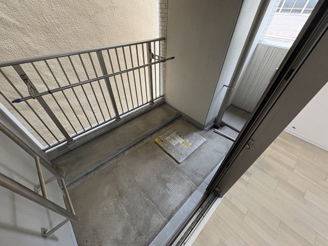 バルコニー　バルコニーからの眺めを楽しみながら食事をしませんか