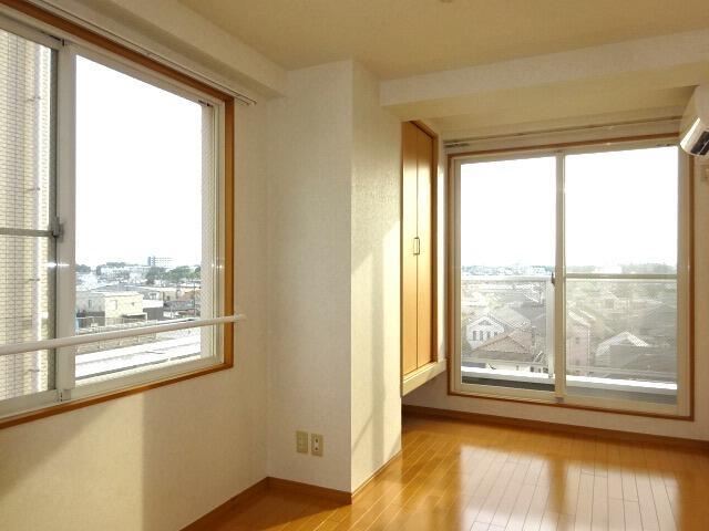 居室・リビング　明るいお部屋です