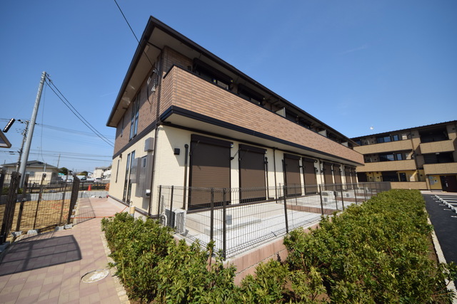 建物外観　～緑に囲まれた綺麗な外観っ～