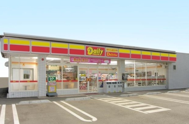 コンビニ　デイリーヤマザキ 平野加美南店（コンビニ）まで527m