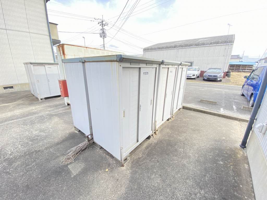 建物外観　ストッカー