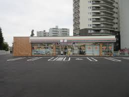 コンビニ　セブンイレブン札幌厚別中央３条店（コンビニ）まで215m