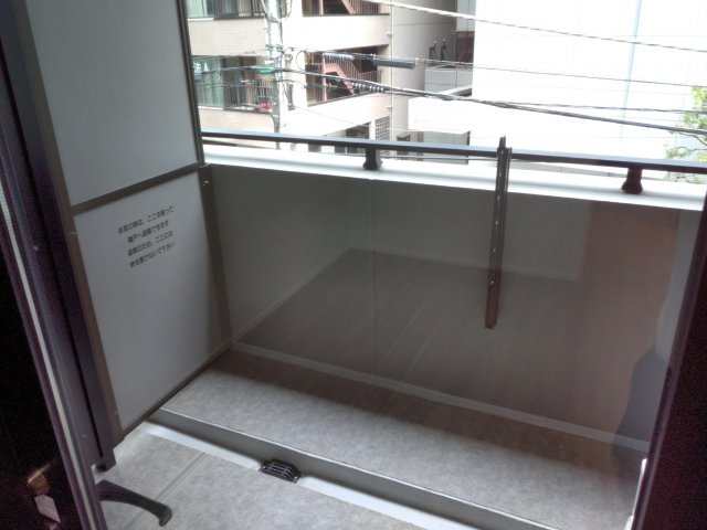 バルコニー　開放的で明るい空間を演出してくれるバルコニーです