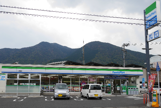 コンビニ　【ファミリーマート小倉黒住店】（コンビニ）まで126m