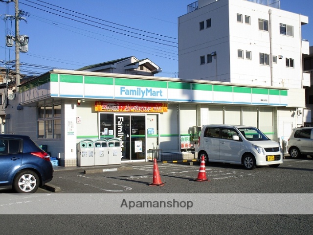 コンビニ　ファミリーマート草牟田町店（コンビニ）まで657m