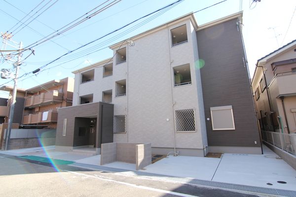 建物外観　落ち着いた雰囲気の外観です