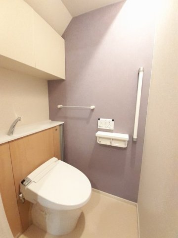 トイレ　清潔感のあるトイレです