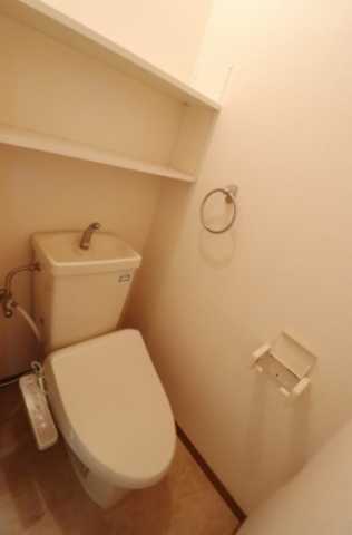 トイレ　別部屋の参考写真で御座います。