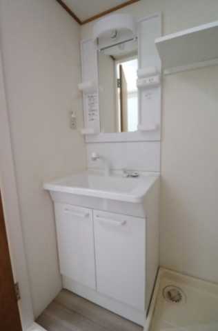 洗面設備　別部屋の参考写真で御座います。