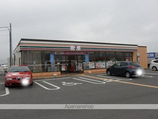 コンビニ　セブンイレブン栗東出庭店（コンビニ）まで692m