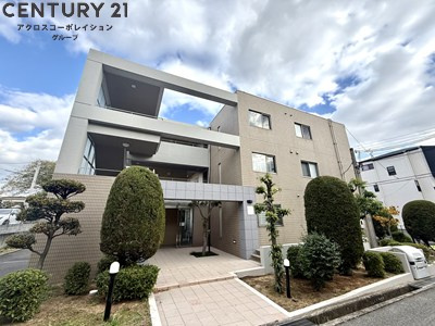 建物外観　オートロックで外部の人間が簡単に出入りできないため安心です。