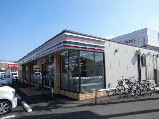 コンビニ　セブンイレブン（コンビニ）まで600m