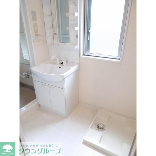洗面設備　＊別部屋の参考写真です。