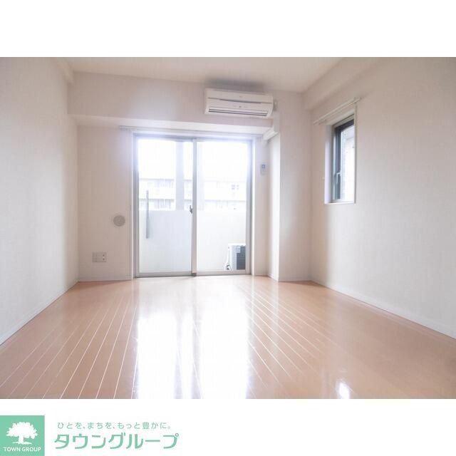 居室・リビング　＊別部屋の参考写真です。
