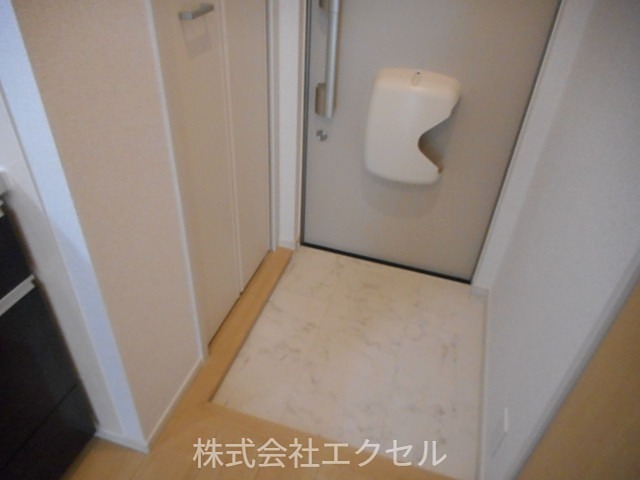 玄関　シューズボックス完備です。