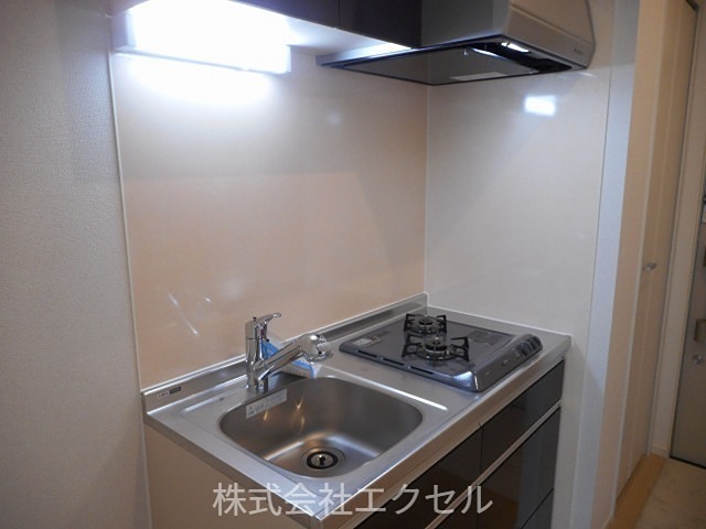 キッチン　2口ガスコンロ付きのキッチンです。