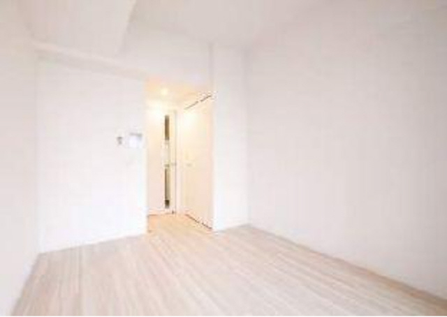 居室・リビング　同マンションの別部屋の写真です