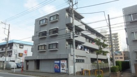 建物外観　タイル貼りの外観です