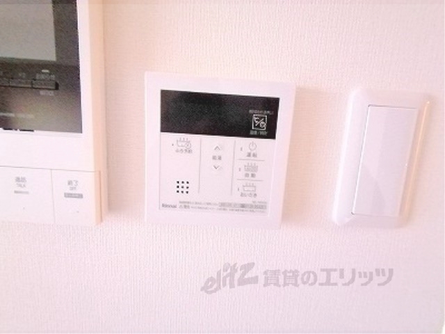 その他設備　給湯器リモコン