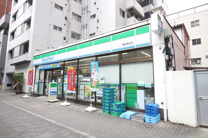コンビニ　ファミリーマート豊島駒込店（コンビニ）まで180m