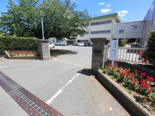 中学校　富里市立富里中学校（中学校）まで862m