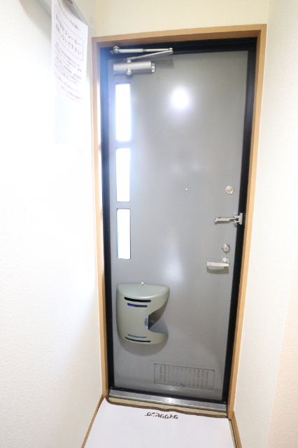 玄関　※別部屋参考写真