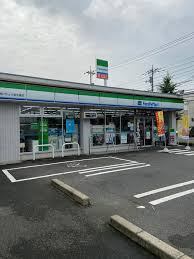 コンビニ　ファミリーマート稲城いちょう並木通店（コンビニ）まで359m